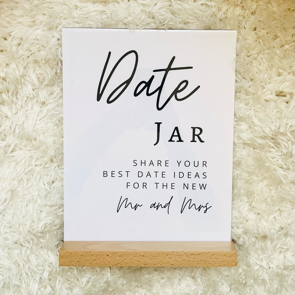 White and Black Date Jar Sign